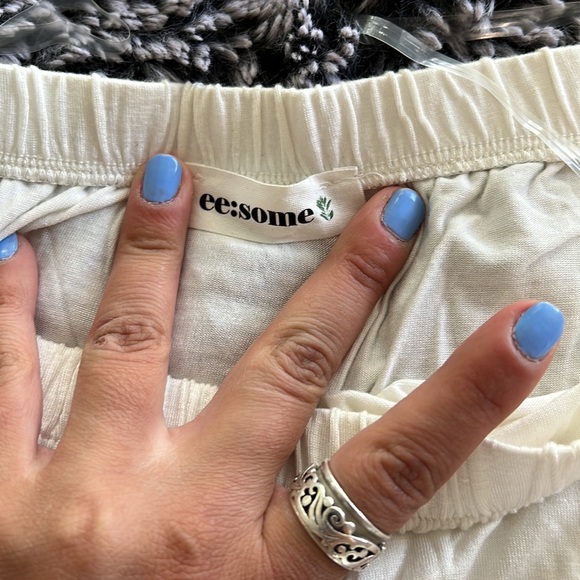 White Off the Shoulder Blouse - Picture 4 of 4